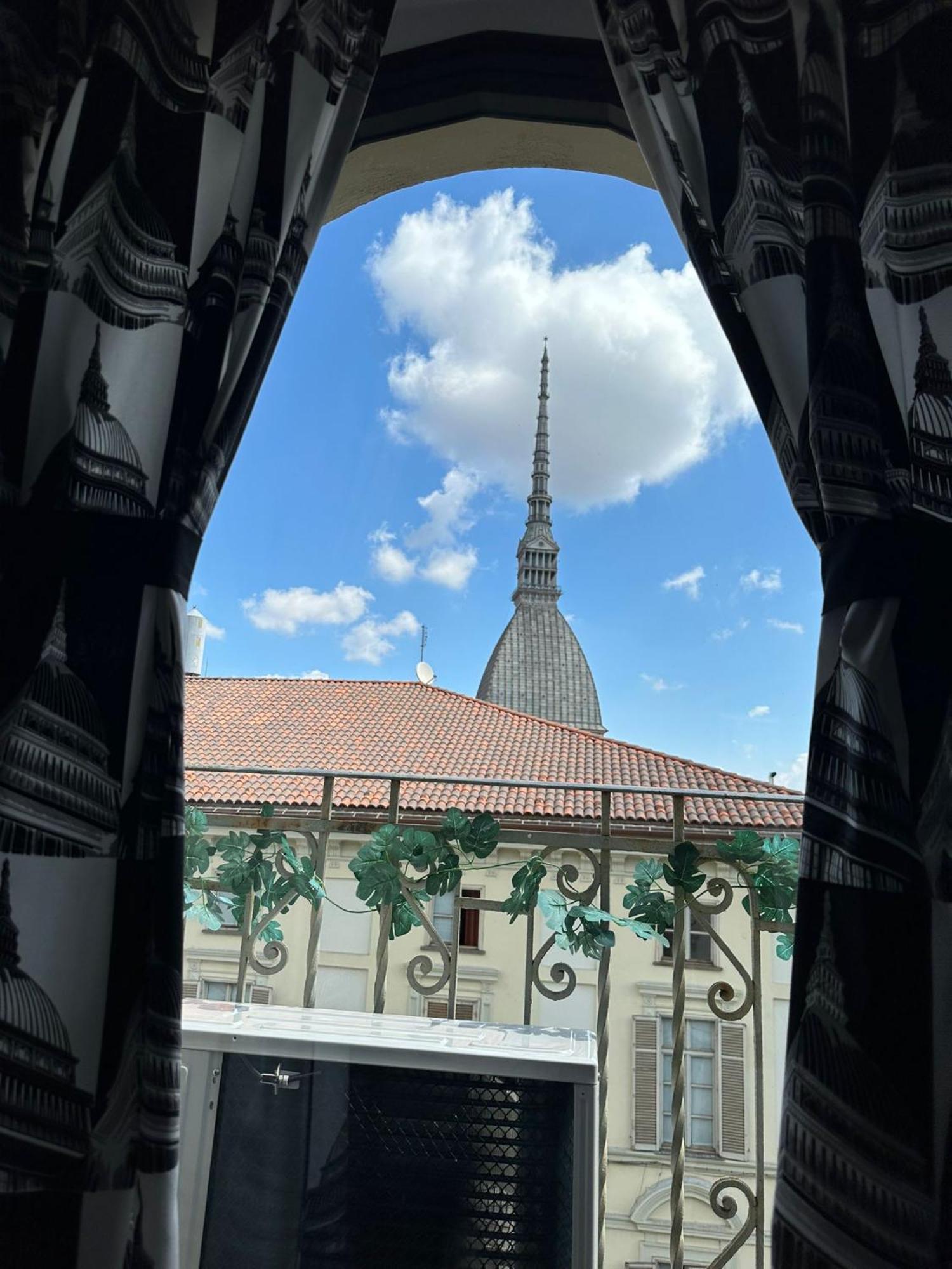 Historic Center Via Po Apartment Torino Exterior foto